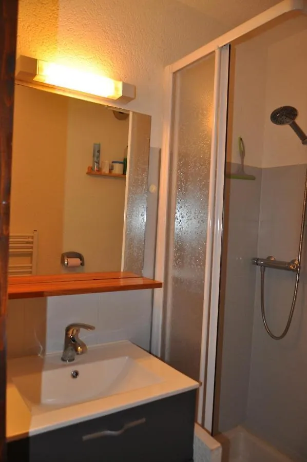 Biches Apartment Chatel 0*,