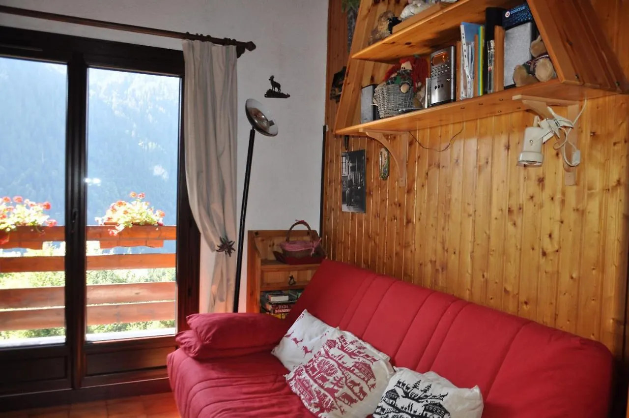 Biches Apartment Chatel 0*,