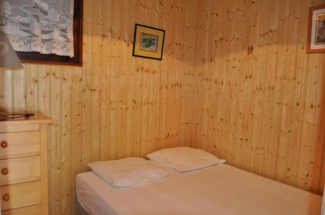 Biches Apartment Chatel 0*,