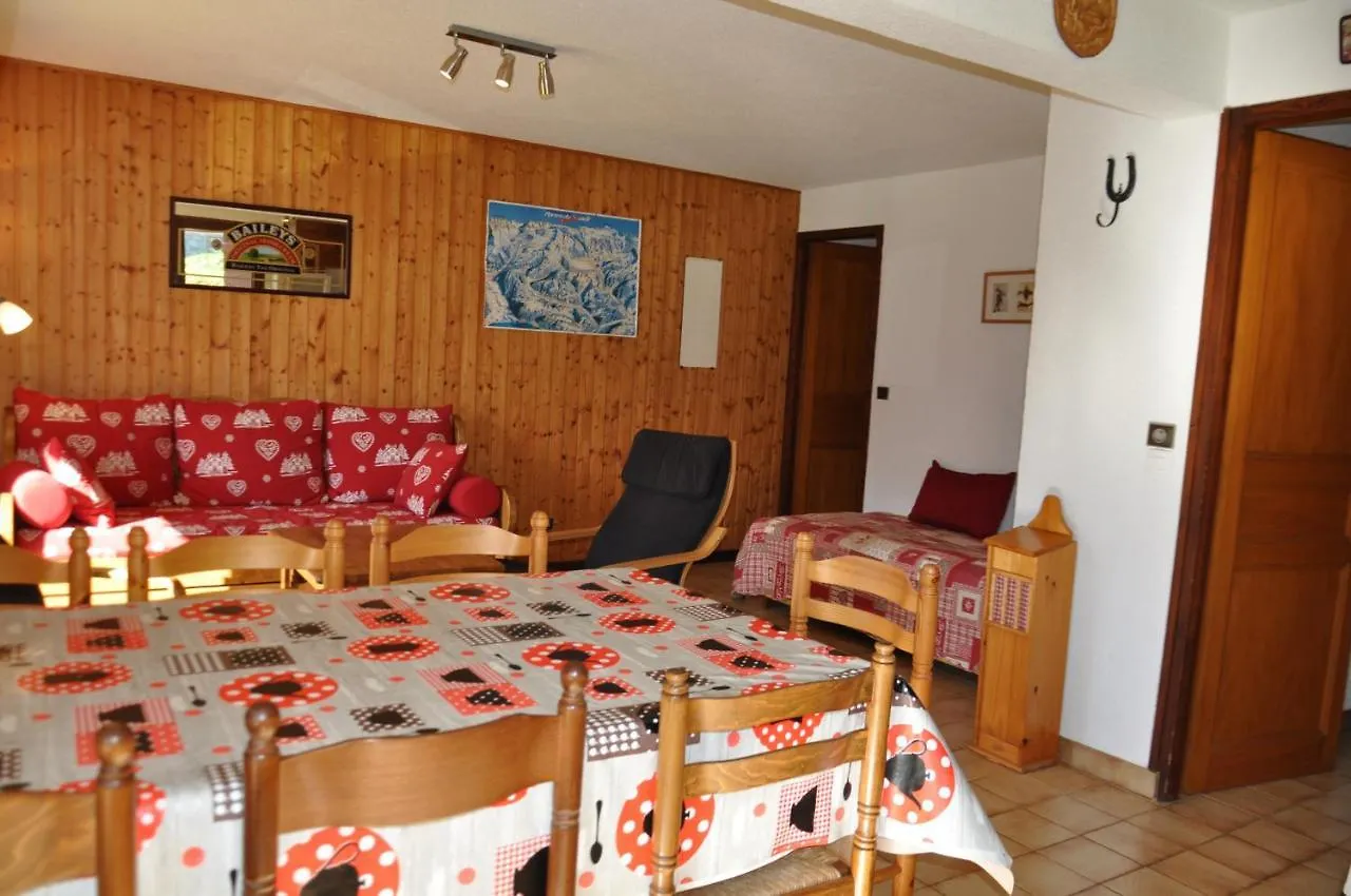 Biches Apartment Chatel