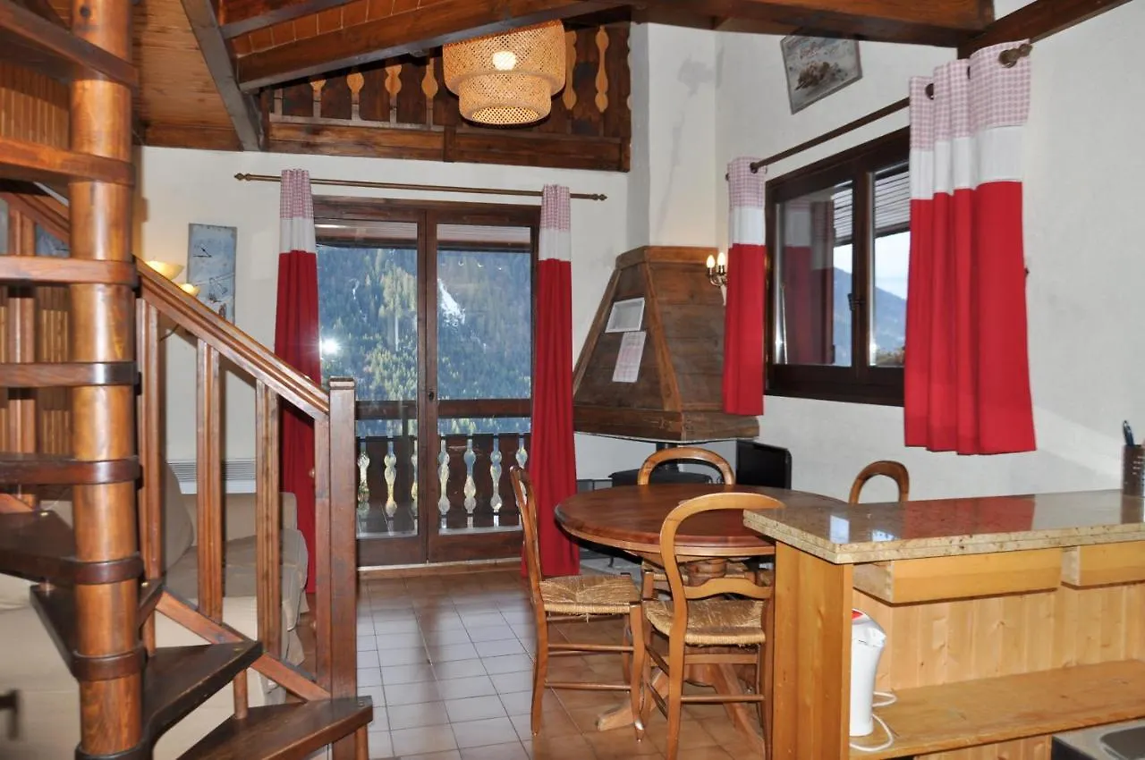 Biches Apartment Chatel