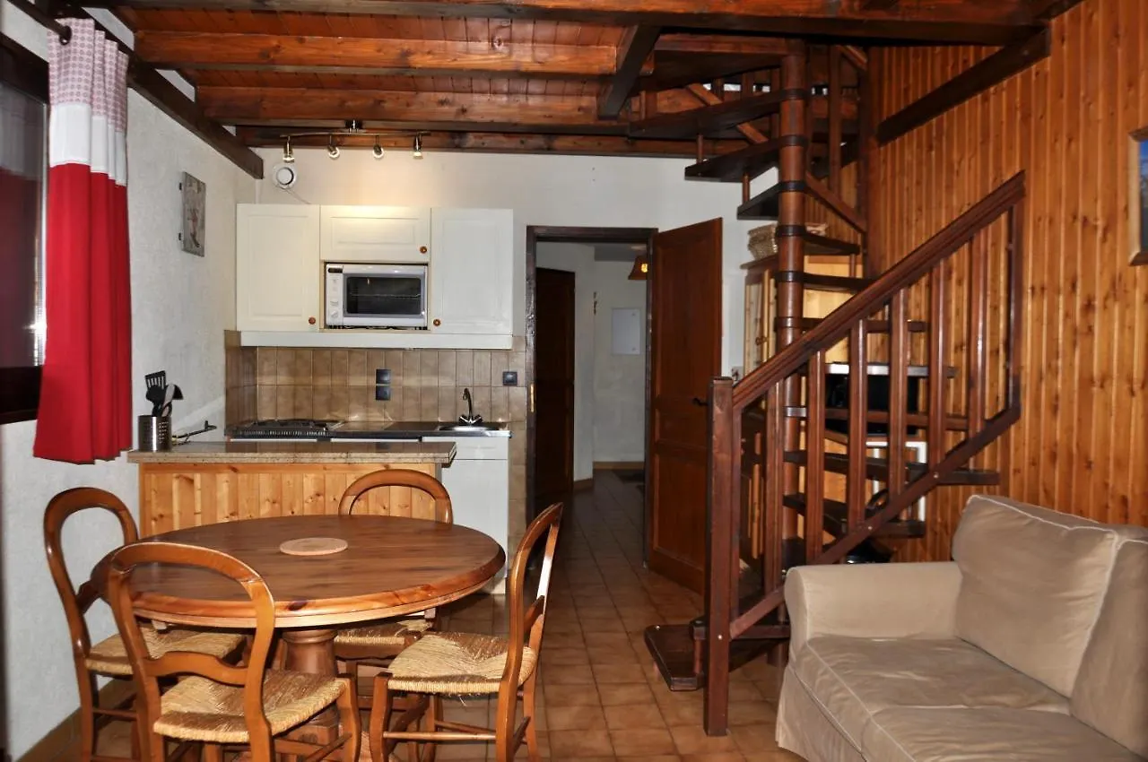 Biches Apartment Chatel