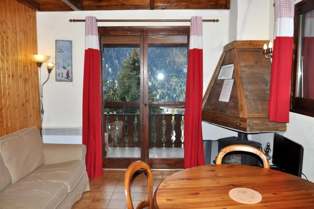 Biches Apartment Chatel 0*,